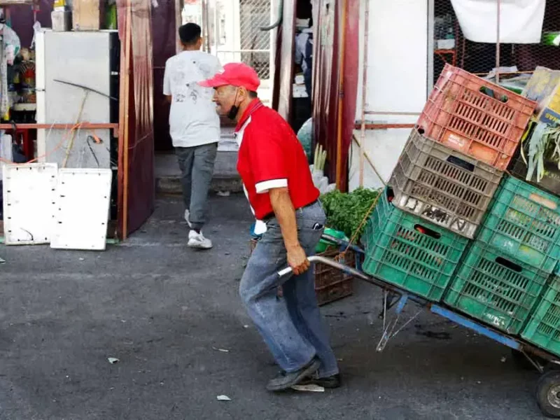 Locatarios del Mercado Amalucan acusan incumplimiento de acuerdos de Segom