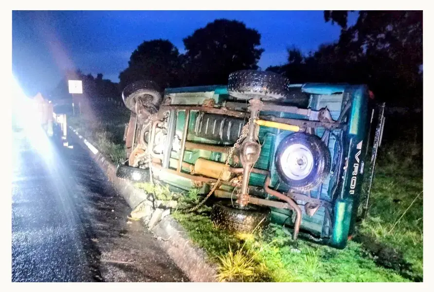 En la autopista Amozoc-Perote una mujer muere durante la volcadura de una camioneta
