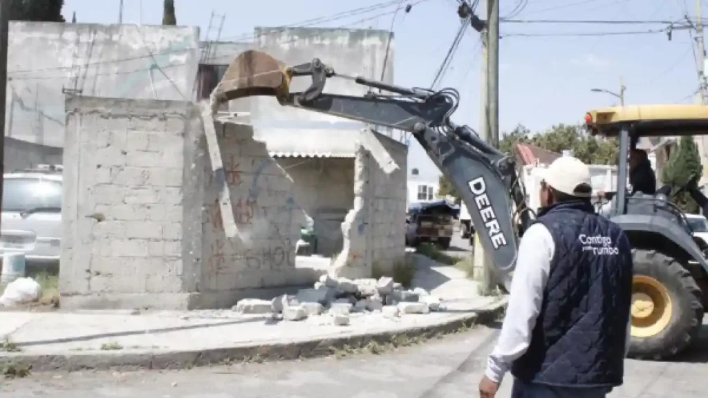 Ayuntamiento de Puebla continúa despejando la vía pública y espacios comunes
