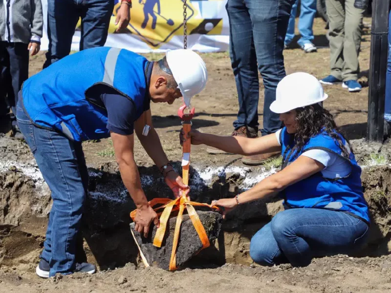 Coloca Mundo Tlatehui la primera piedra del preescolar San Luis Tehuiloyocan