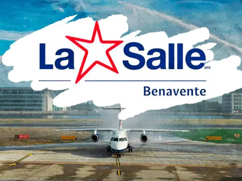 Estudiantes poblanos de La Salle quedan varados en aeropuerto de Londres.