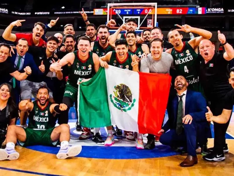 Selección Mexicana de Basquetbol y los 20 jugadores para la Gira Nacional.