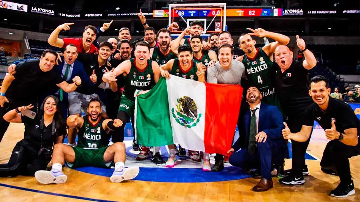 Selección Mexicana de Basquetbol y los 20 jugadores para la Gira Nacional.