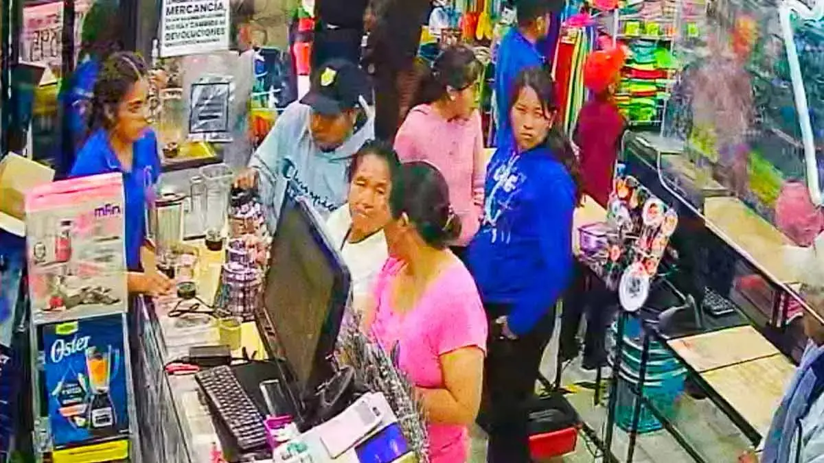Banda de 15 personas atraca tienda en Amozoc y los captan en video
