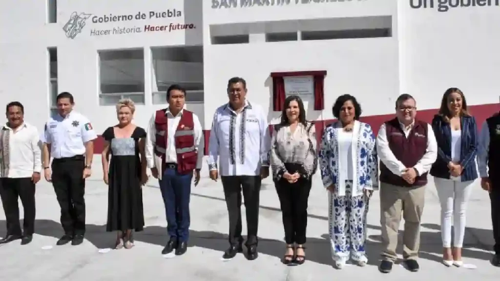 Sergio Salomón y Norma Layón inauguran el centro integral de servicios en Texmelucan