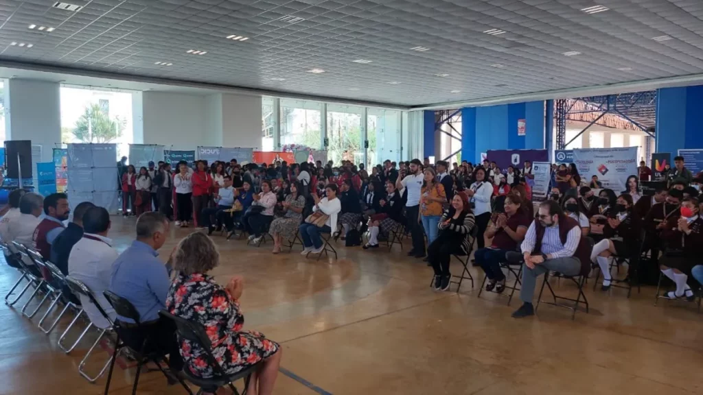 Gobierno de Atlixco realiza expo Feria Universitaria 2023.