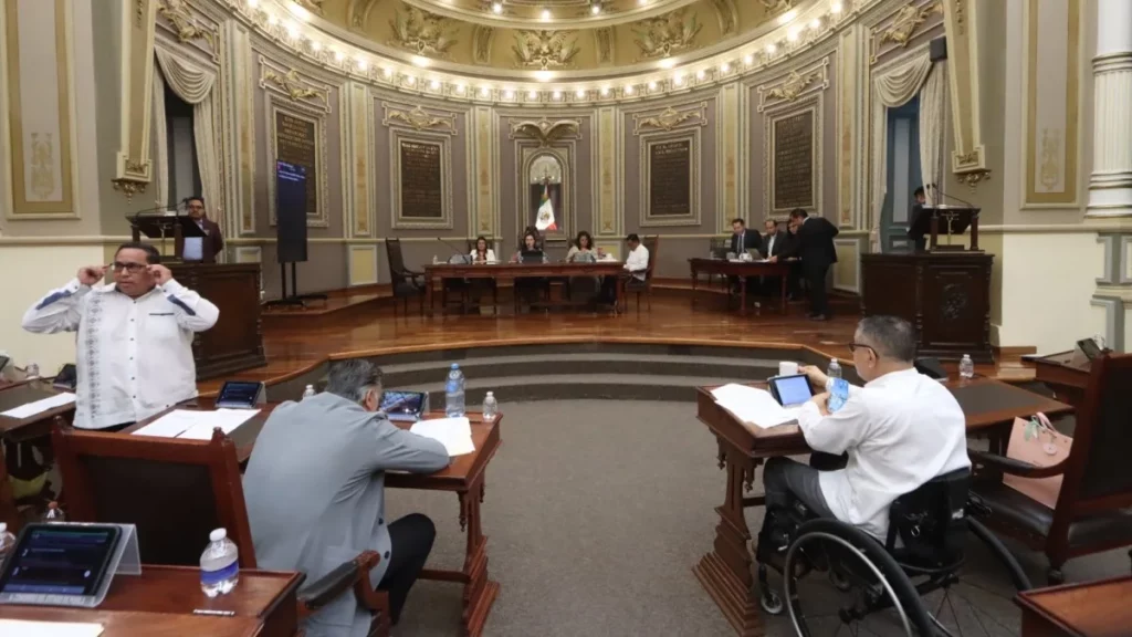 Presentan en el Congreso iniciativa para expedir la Ley para la Asignación de Publicidad Oficial del Estado de Puebla.