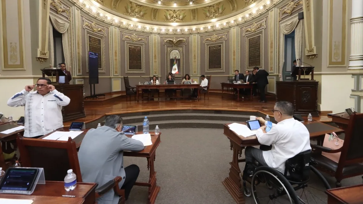 Presentan en el Congreso iniciativa para expedir la Ley para la Asignación de Publicidad Oficial del Estado de Puebla.
