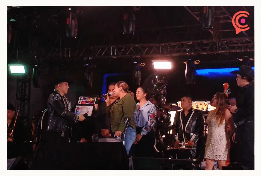 Edwin Luna y la Trakalosa de Monterrey abarrotan concierto en la Feria de Atlixco