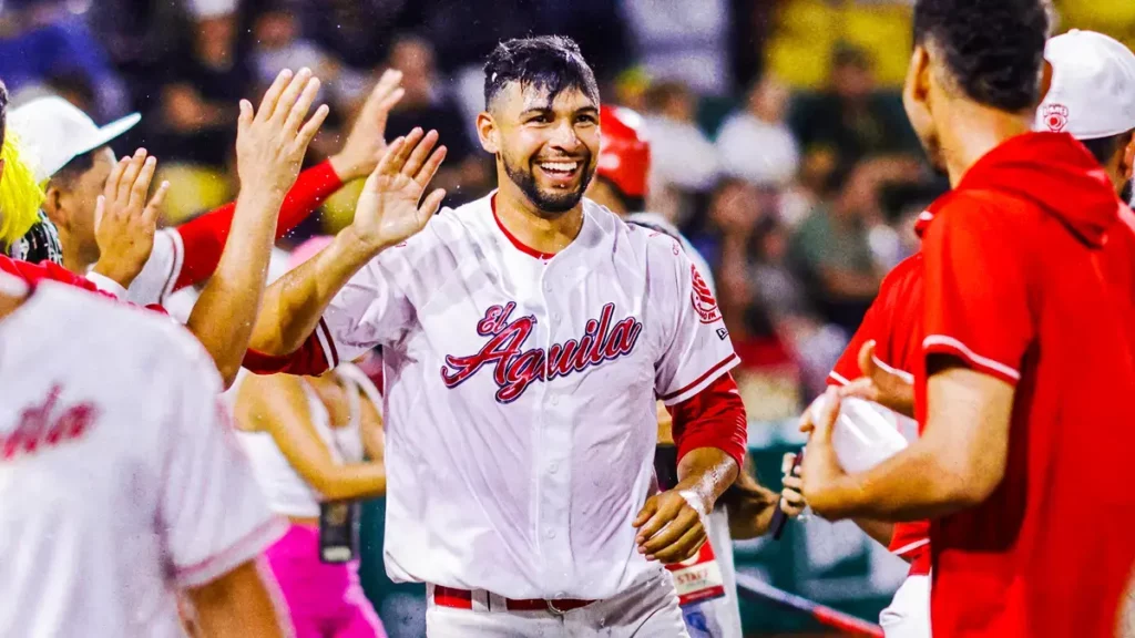 El Águila de Veracruz recata el tercero de la serie ante los Pericos de Puebla