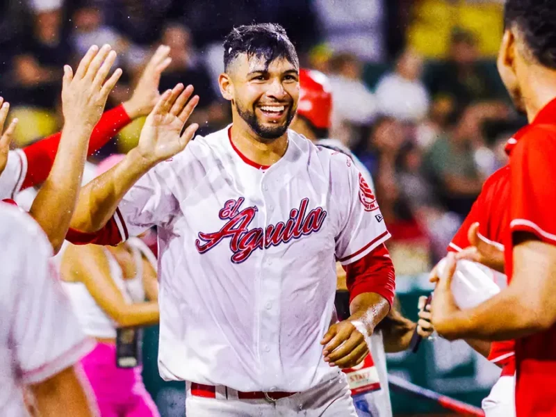 El Águila de Veracruz recata el tercero de la serie ante los Pericos de Puebla