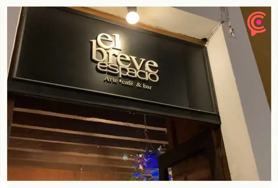 Pasa una tarde agradable en Breve Espacio, el bar escénico en Puebla
