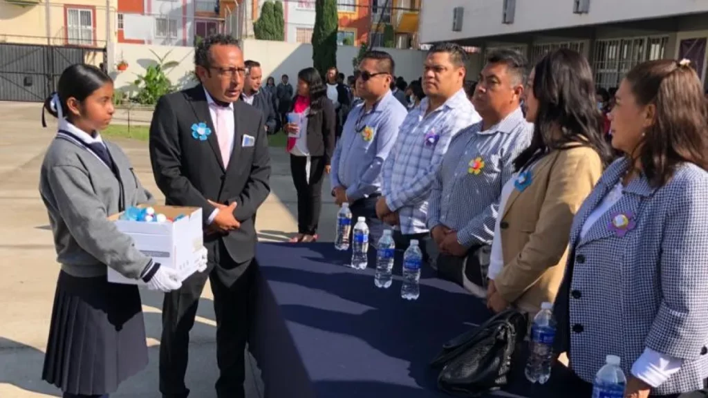 El Voluntariado del Congreso de Puebla promueve la conciencia social entre estudiantes de Puebla.