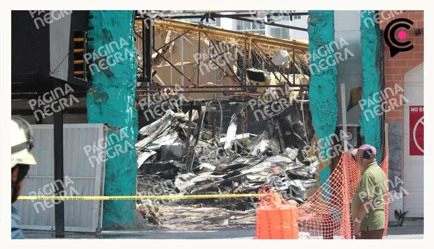 Incendio causó daños en el bar Assukar de la avenida Juárez.