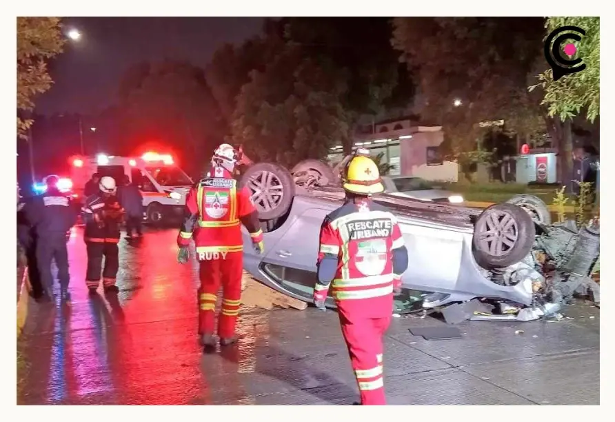 Cruz roja atiende dos percances vehiculares en distintos puntos de Puebla capital