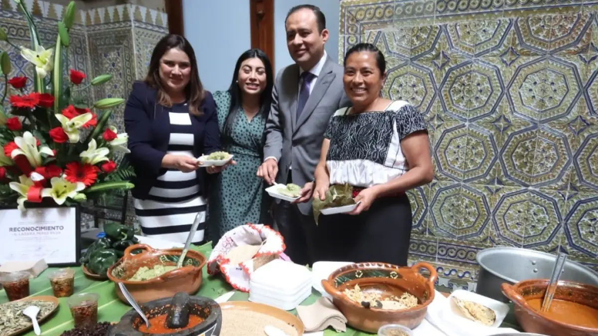 Presentan Arte Culinario de la Sierra Norte de Puebla en el Congreso del Estado.