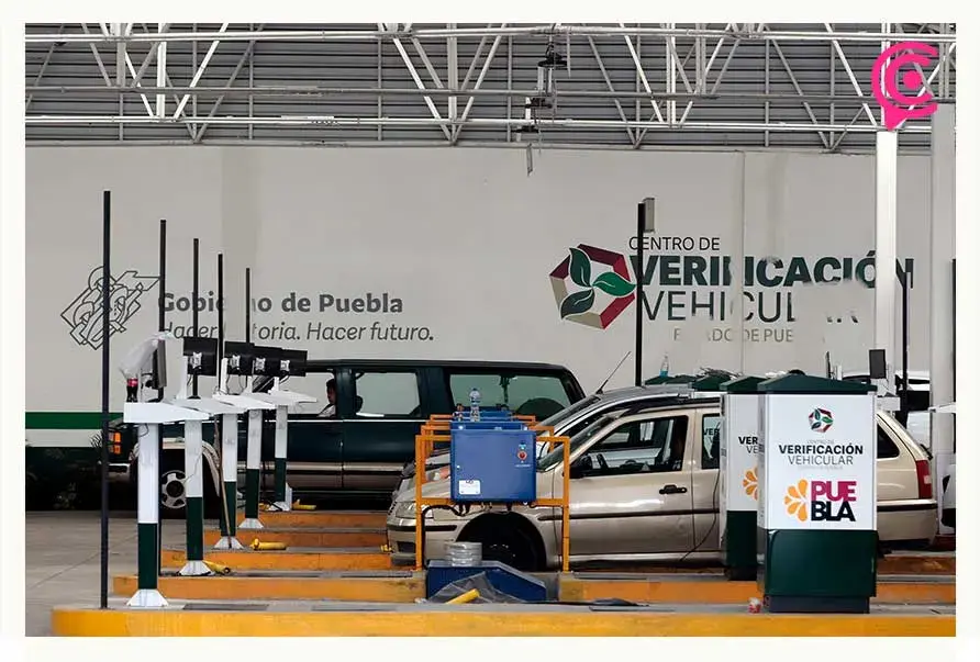 ¡Se acabó el tiempo! Así lucieron los verificentros en Puebla en los últimos días de plazo.