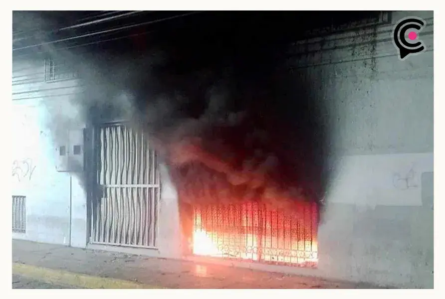 Incendio de tienda Parisina en Atlixco provoca evacuación de decenas de personas 