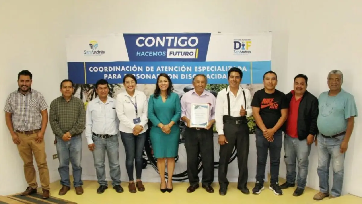 Lupita Cuautle ecabeza el 4.º curso sensibilización irigido a conctores del transporte público