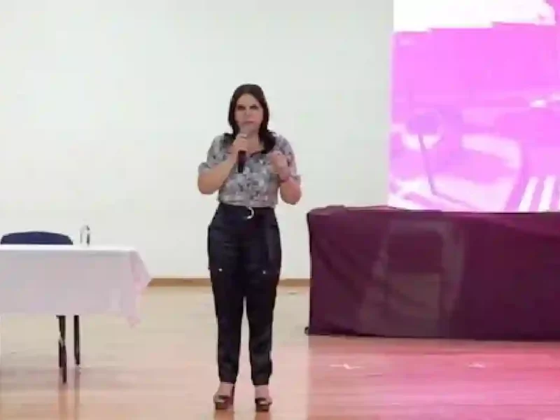 Norma Layón presentó proyecto de remodelación a locatarios del mercado “domingo arenas”