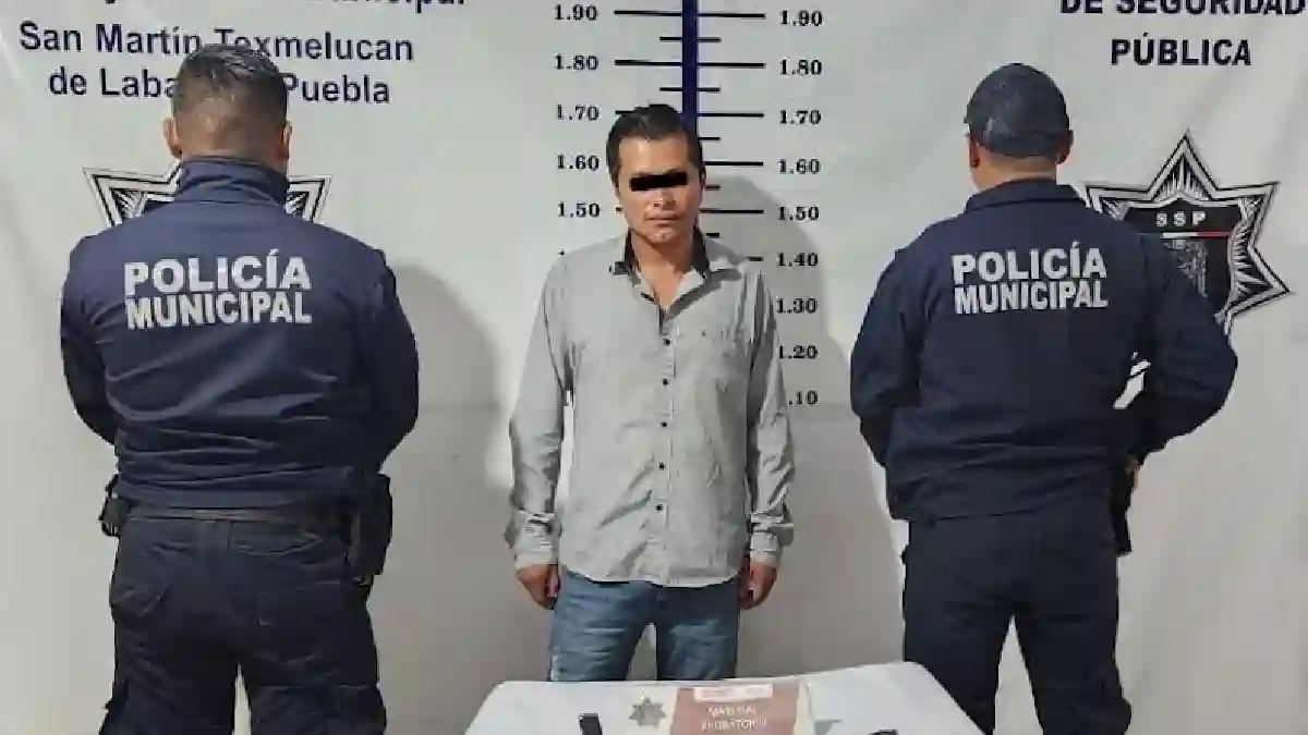 Policías de San Martín Texmelucan detuvieron a masculino por amedrentar a la ciudadanía con arma de fuego