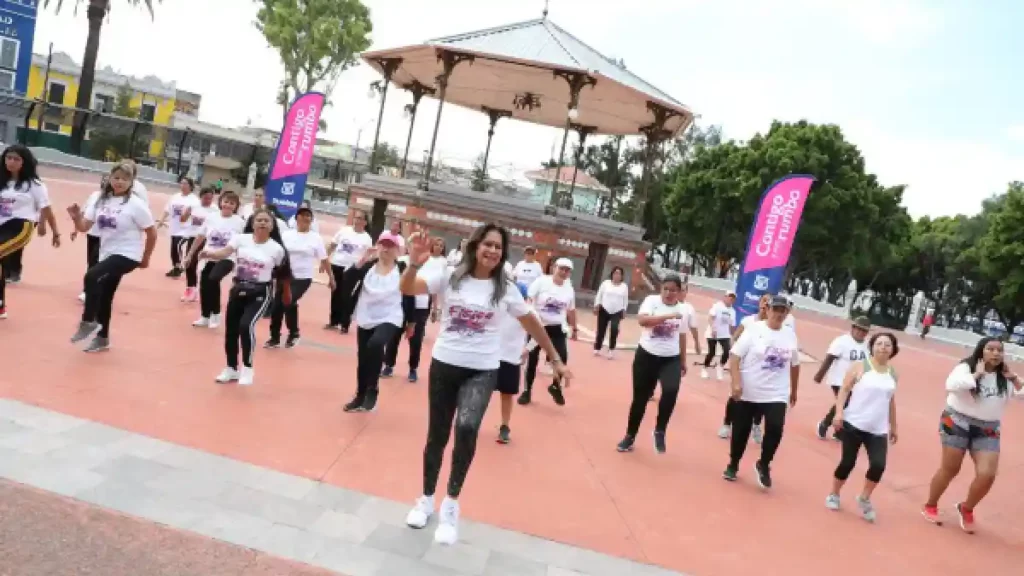 SMDIF Puebla brindó jornada de servicios a personas adultas mayores en el Paseo Bravo