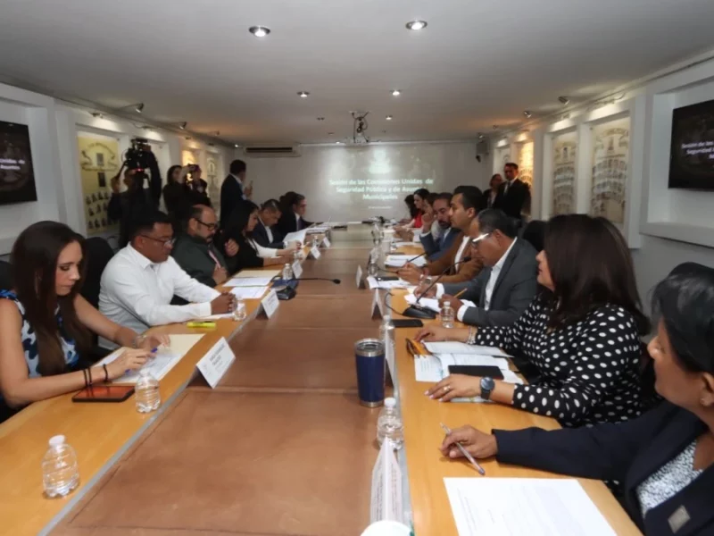 Aprueban en Comisiones del Congreso reformas para obligar a presidentes municipales a capacitarse en materia de seguridad.