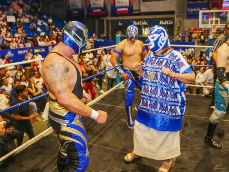 Xóchitl Gálvez se sube a un ring; se puso a luchar