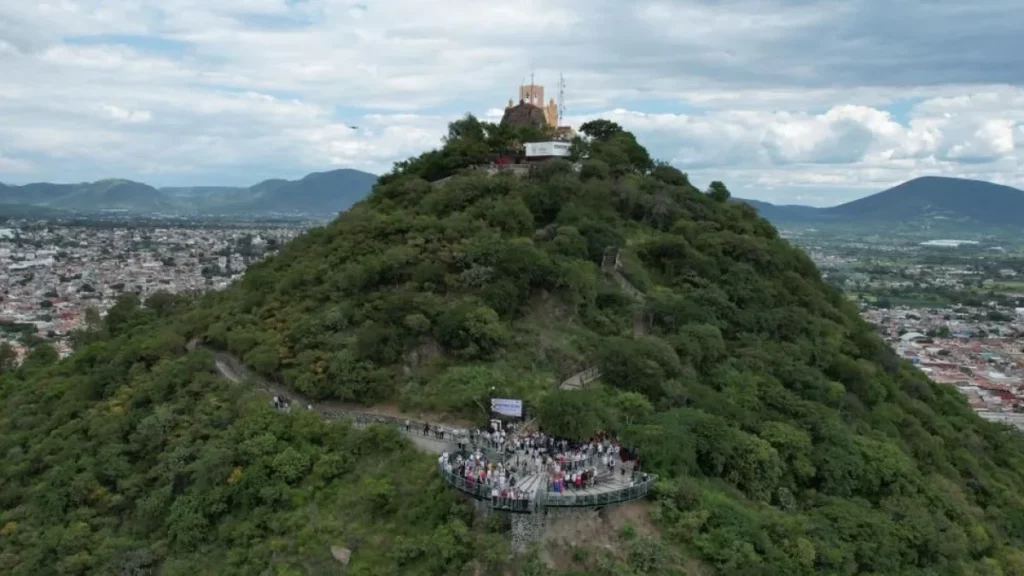 Mirador de cristal en Atlixco, propuesta cumplida de Ariadna Ayala.