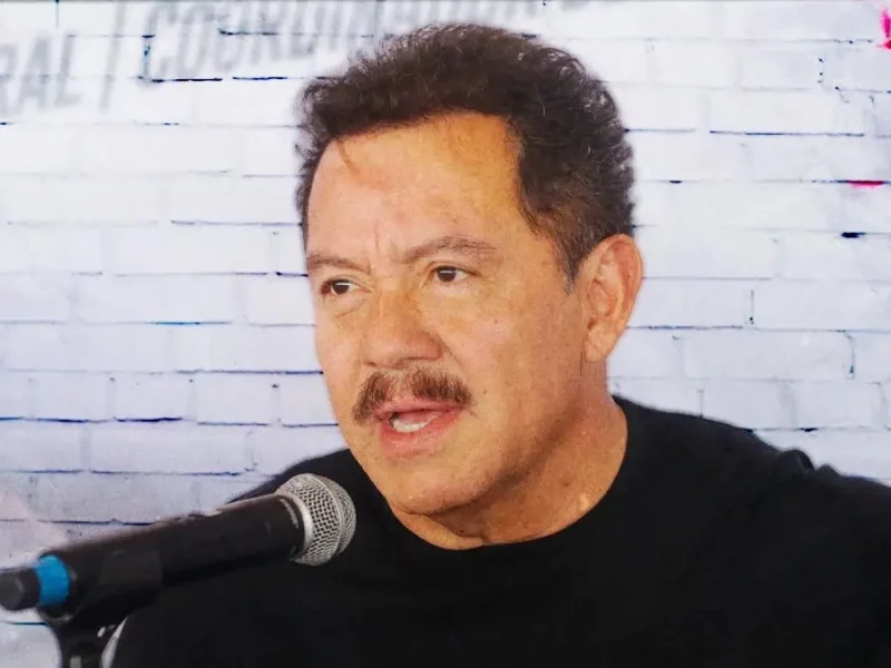 Nacho Mier pide aplicar sanciones por pinta de bardas políticas en Puebla