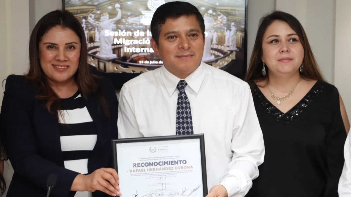 Reconocen en la Comisión de Migración el mérito emprendedor de poblano en los Estados Unidos.