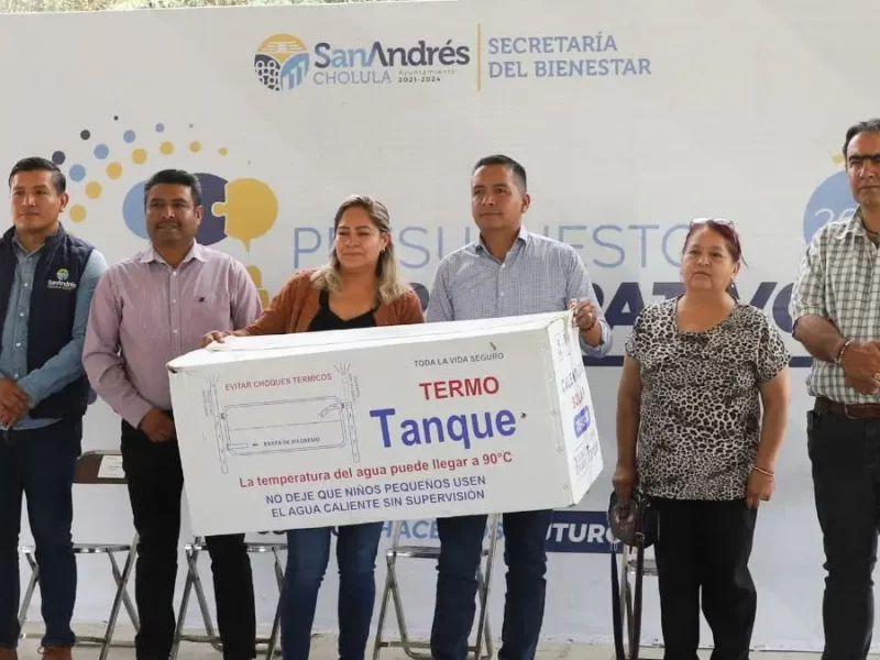 Realiza Mundo Tlatehui tercera entrega de calentadores solares del programa presupuesto participativo