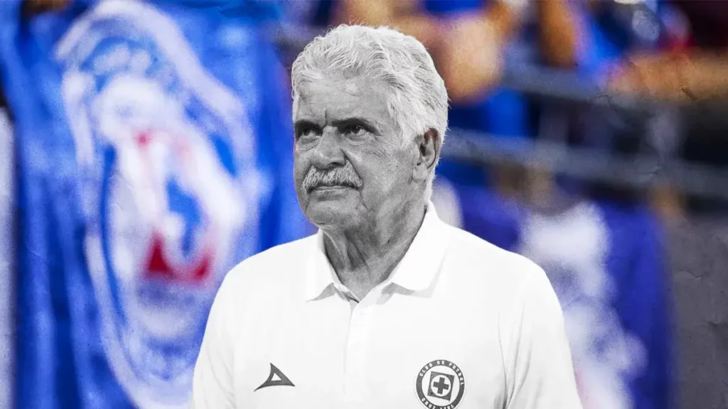 Ricardo Ferretti es cesado por primera vez en su carrera; se va de Cruz Azul.
