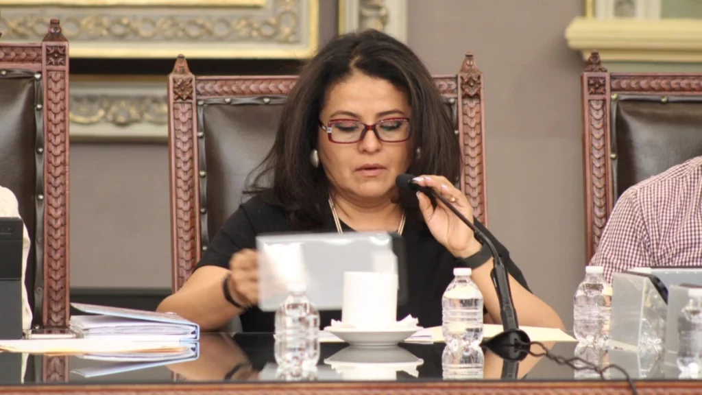 Analiza LXI Legislatura iniciativa para adicionar actos que configuren hostigamiento sexual.