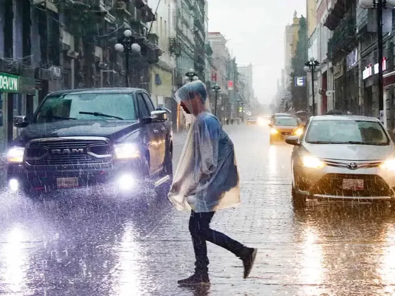 Fuertes lluvias y granizo cayeron sobre Puebla capital este viernes