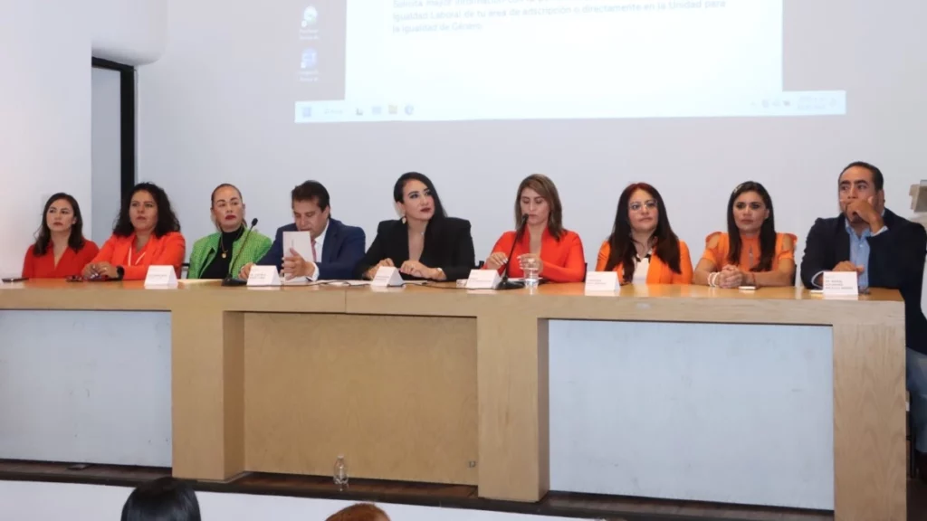 Realizan en el Congreso Conversatorio sobre la iniciativa aprobada contra la violencia política en razón de género.