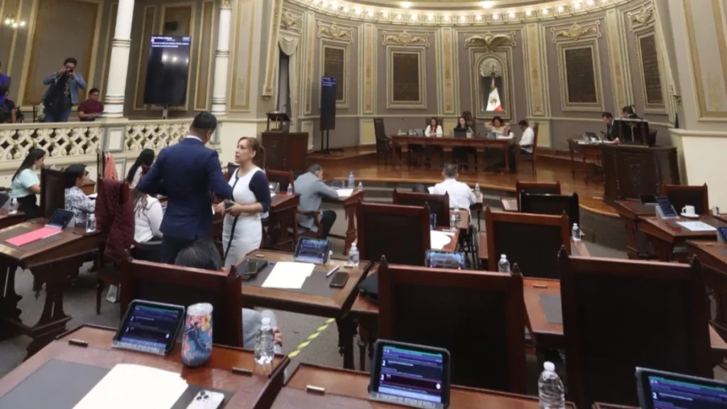 Sin blindaje ni retroactividad; reforma electoral aprobada en Comisión del Congreso es de orden procesal.