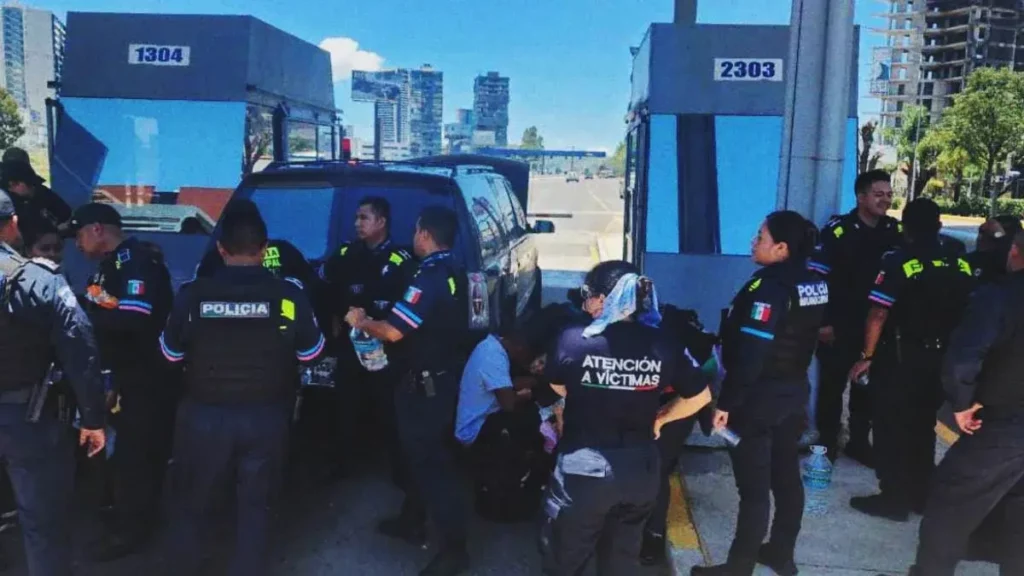 Tras una persecución, policías detuvieron a un hombre por tráfico de personas en Puebla