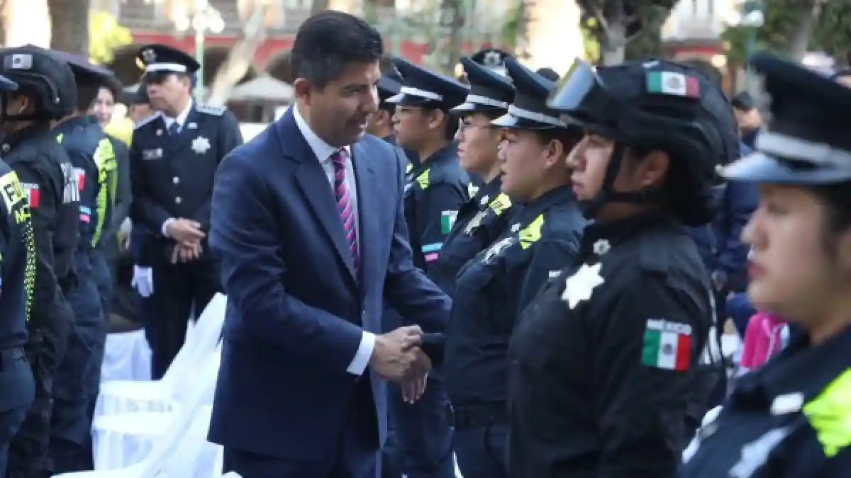 Policías de Puebla capital reciben becas en instituciones educativas
