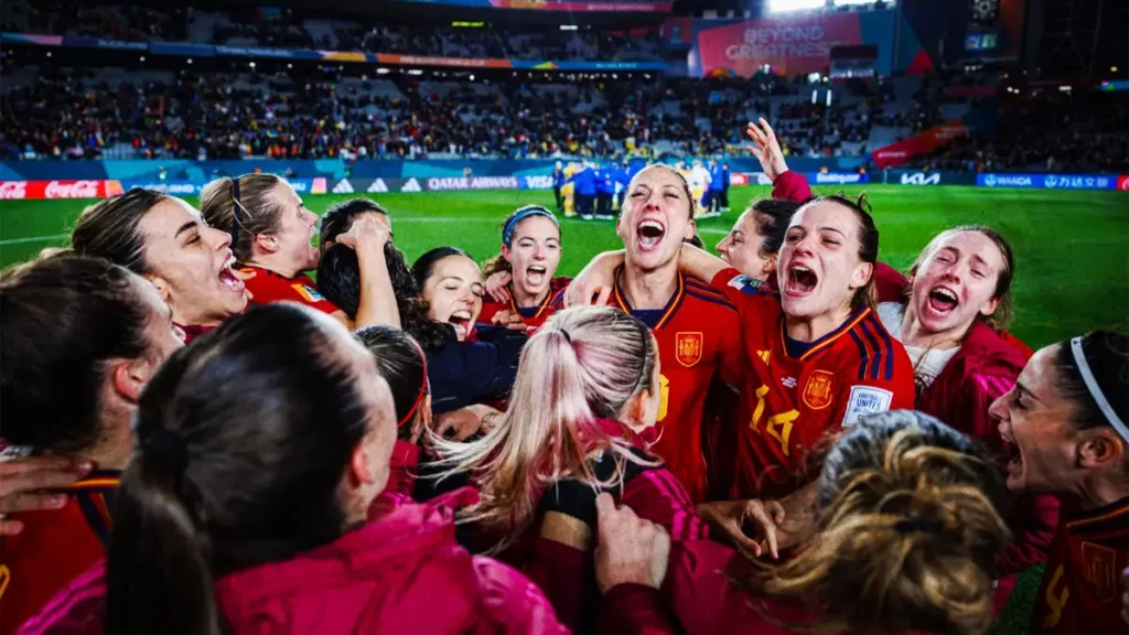 España avanza a la final de la Copa Mundial Femenil, tras vencer a Suecia.