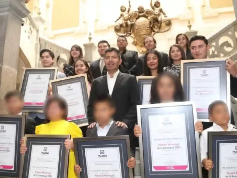 Gobierno Municipal reconoce a 10 poblanas y poblanos con el Premio Municipal de la Juventud