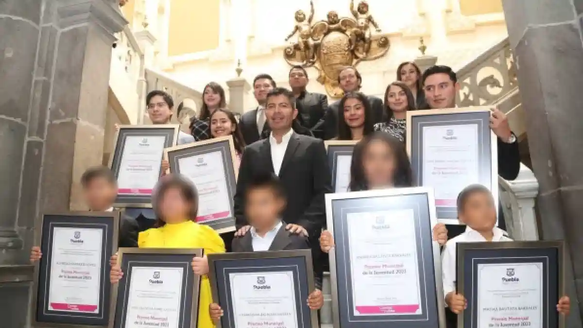 Gobierno Municipal reconoce a 10 poblanas y poblanos con el Premio Municipal de la Juventud