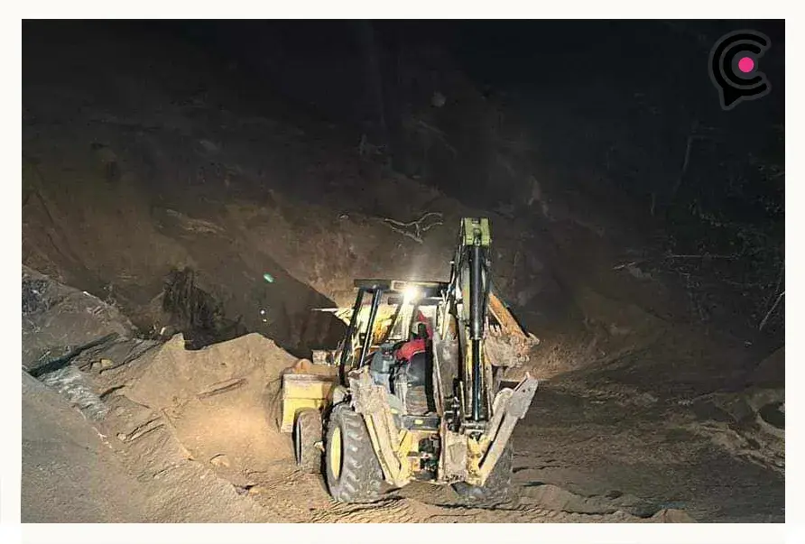 Trabajador sepultado por un alud de arena fue hallado muerto en Tlatlauitepec
