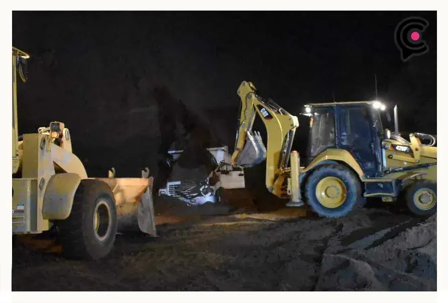 Trabajador sepultado por un alud de arena fue hallado muerto en Tlatlauitepec