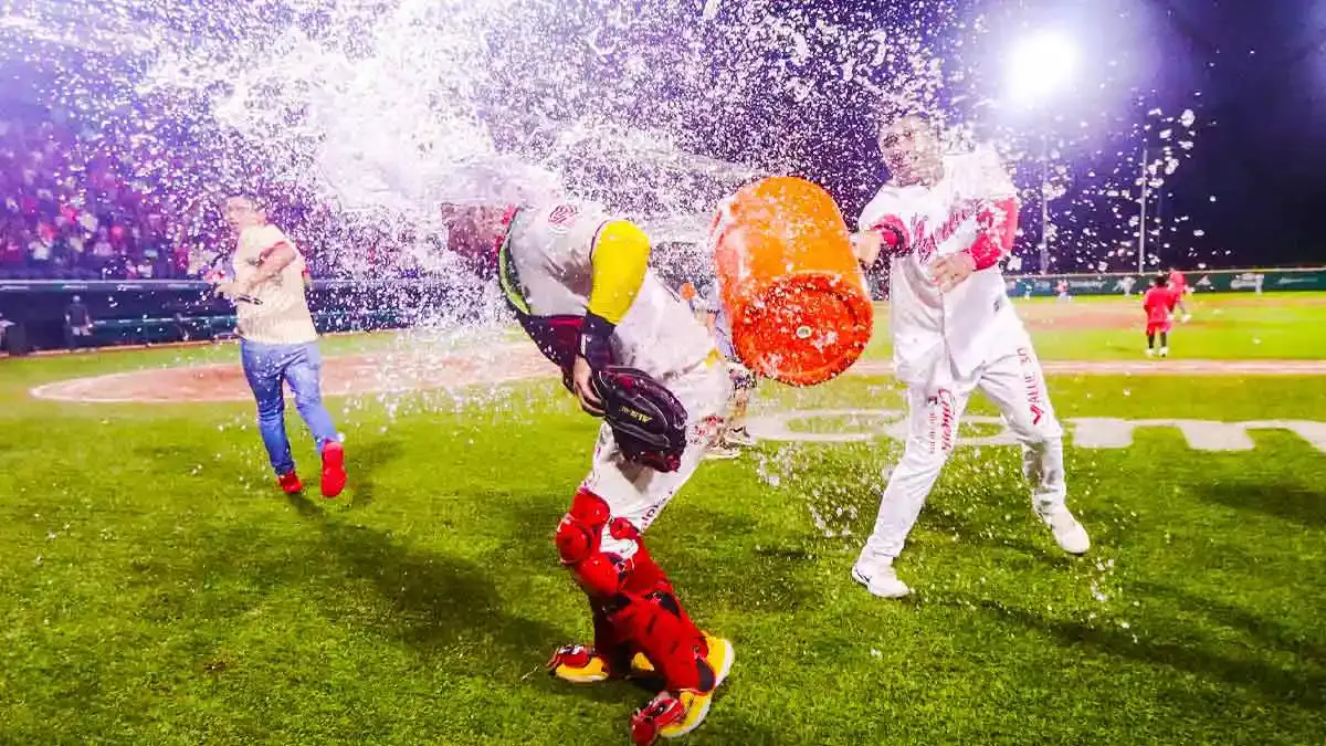 El Águila de Veracruz hace historia  tras vencer a los Pericos de Puebla en Playoffs