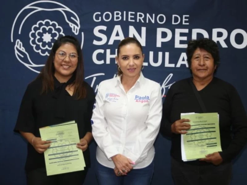 Paola Angon encabeza jornada integral de atención y entrega uniformes a personal de Limpia.