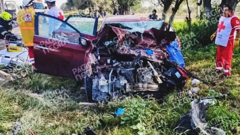 Choque frontal entre dos vehículos dejó un muerto en Tecamachalco 