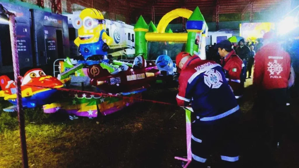 Juegos mecánicos en la Feria de Zacatlán dejan tres heridos; un niño entre ellos.
