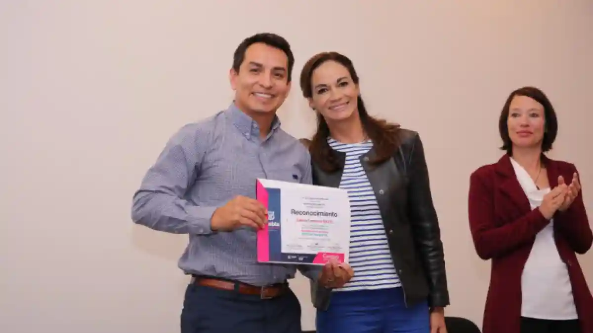 SMDIF Puebla reconoce a aliados estratégicos en labor a favor de personas adultas mayores