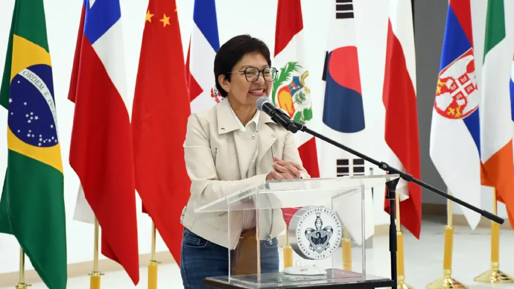La Rectora Lilia Cedillo Ramírez da la bienvenida a 209 estudiantes de intercambio académico